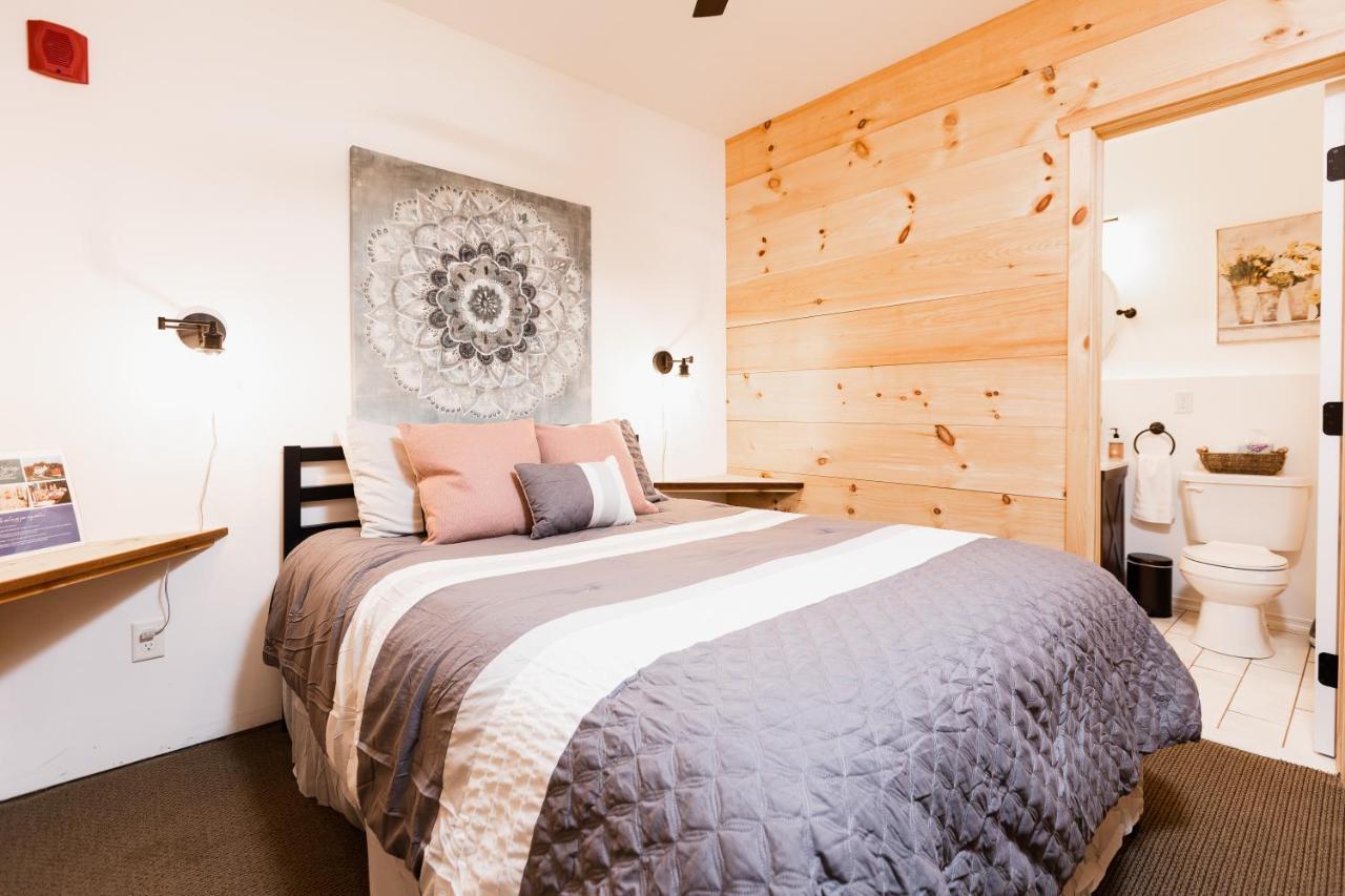Zion Springs Bed & Breakfast Hamilton Bagian luar foto