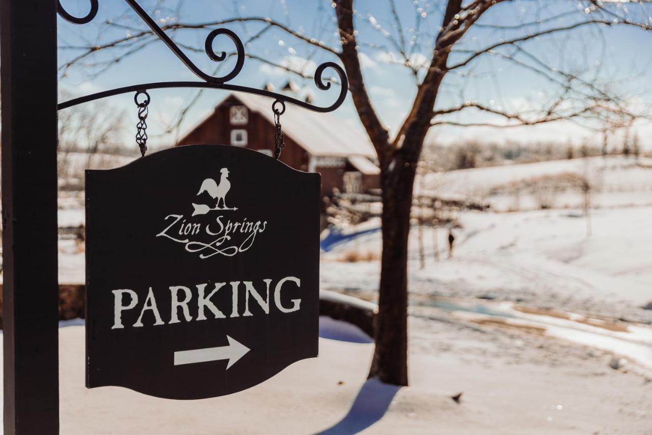 Zion Springs Bed & Breakfast Hamilton Bagian luar foto